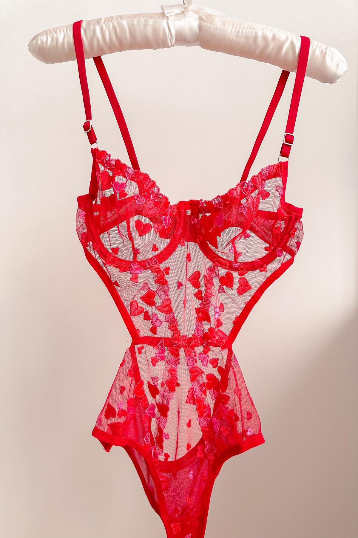 Kırmızı Pembe Kalpli Balenli Balkonet Bodysuit