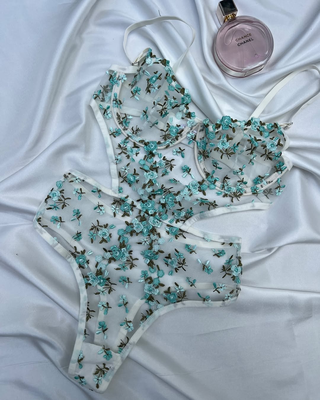 Beyaz Yeşil Çiçekli Balenli Balkonet Bodysuit