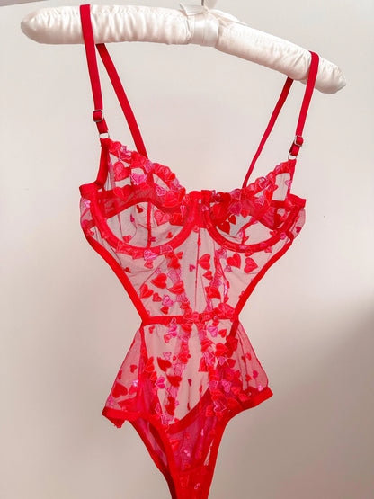 Kırmızı Pembe Kalpli Balenli Balkonet Bodysuit