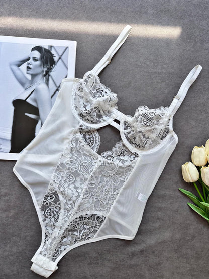 Beyaz Dantelli Balenli Balkonet Bodysuit
