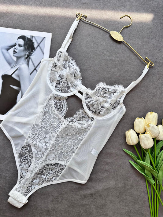 Beyaz Dantelli Balenli Balkonet Bodysuit