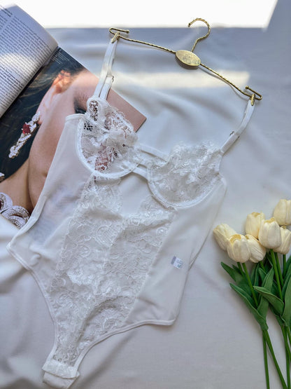 Beyaz Dantelli Balenli Balkonet Bodysuit